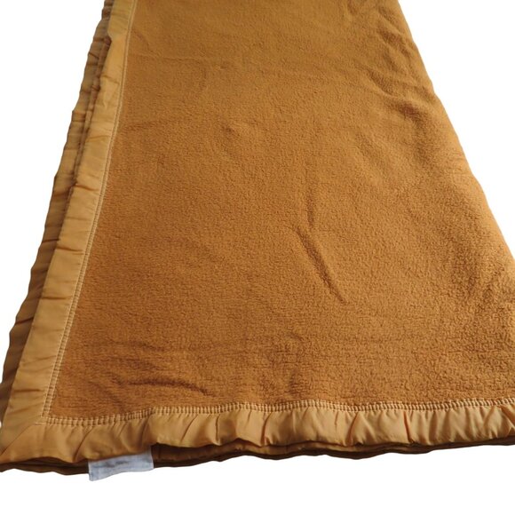 Vintage Belgian Made Acrylic Blanket Gold Tone Queen Satin Trim by The Broadway - Picture 6 of 12